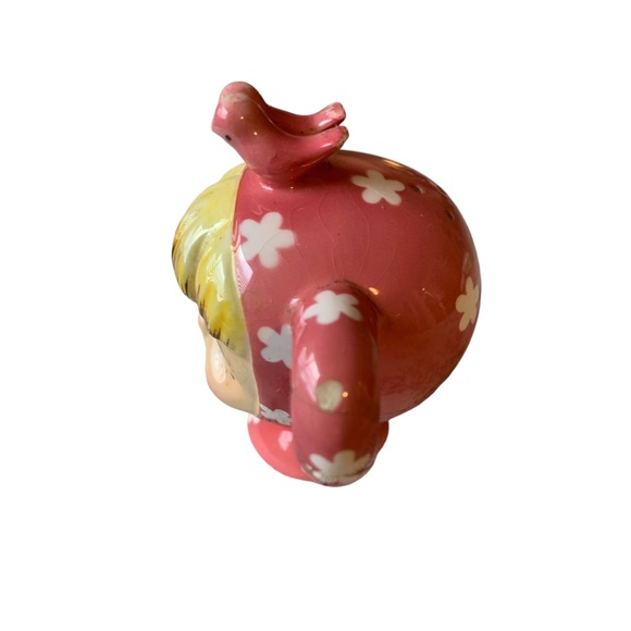 Vintage Miss Cutie Pie Salt and Pepper Shakers - Picture 2 of 3